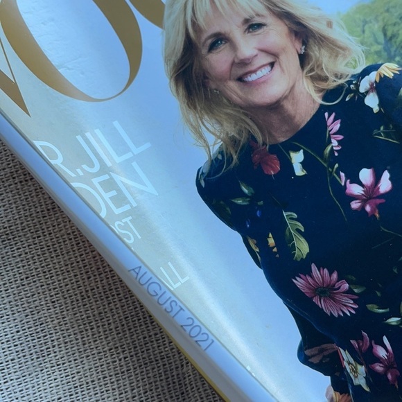 Vogue Aug 2021 Fashion magazine Dr Jill - Picture 7 of 8